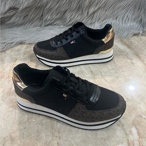 Michael Michael Kors Women’s Monique Trainer Lace-up Sneakers. Brown Logo. New